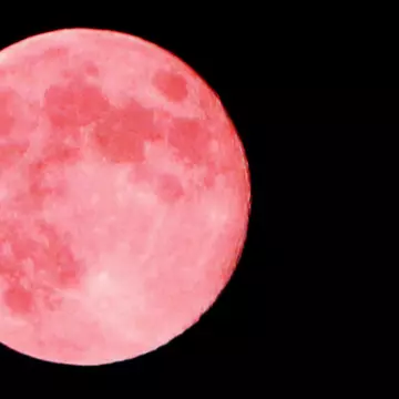 Cea mai importanta Luna Plină – Luna Roz. Cele 3 zodii afectate
