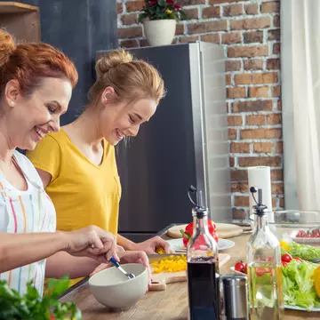 3 trucuri pentru a găti rețete clasice delicioase într-un mod mai sănătos. Le-ai încercat?