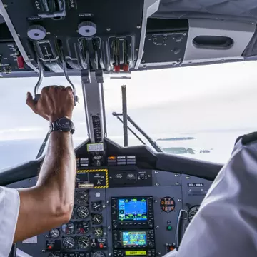 15 dezvăluiri ale piloților care îți vor schimba modul în care privești o călătorie cu avionul
