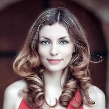 (P) Cum să te machezi singură în patru pași simpli