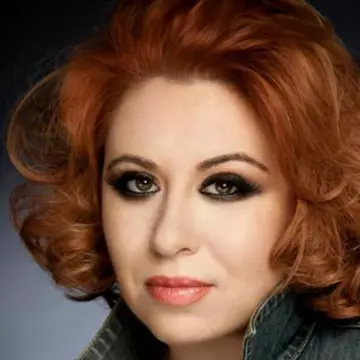 Oana Roman a făcut senzație la petrecerea Viva! Vezi cum s-a îmbrăcat