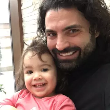 Pepe se mândrește pe Facebook cu fetițele lui