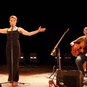 Cântăreața Barbara Weldens a murit pe scenă în timpul unui concert