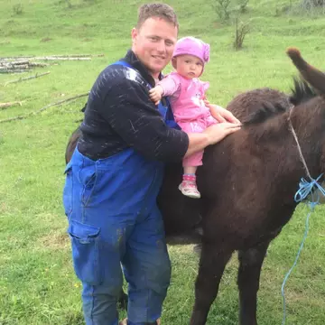 Ciobanul Ghiță are un băiețel care îi calcă pe urme