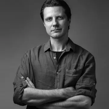 Scriitorul Alex Done: “Arta trebuie asumată întâi ca experiență”