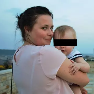 Anul trecut a luat 9,96 la bac, deși avea un copil mic. Unde a ajuns acum Maria