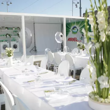 (P) ARIEL 3in1 PODS și cea mai mare cină în alb din România