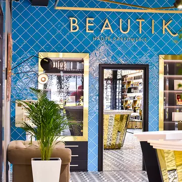 (P) O atmosfera unica in noul Concept Store BEAUTIK Haute Parfumerie