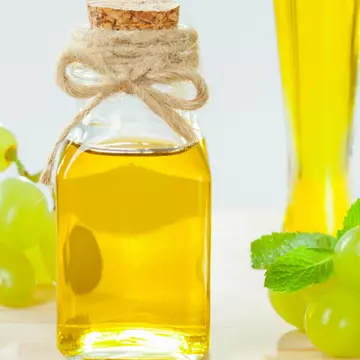 Beneficiile uleiului din sâmburi de struguri