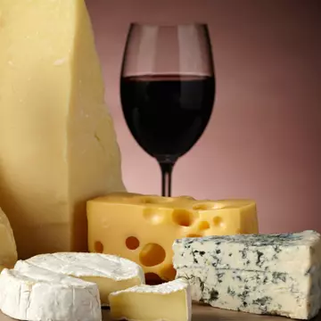 Ce brânză franțuzească trebuie să mănânci în funcție de zodie