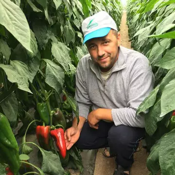 Afacerea unui bărbat din Suceava, pasionat de horticultură
