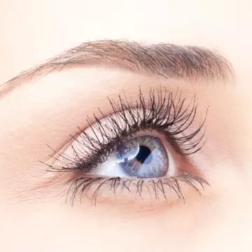 10 sfaturi pentru a avea gene mai lungi în doar o lună
