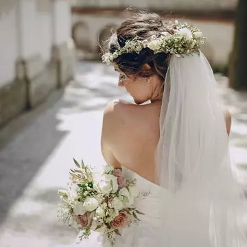 Ce surpriză i-a făcut o mireasă bunicii ei