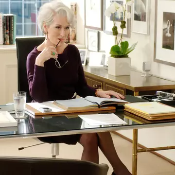Scena eliminată din filmul „Diavolul se îmbracă de la Prada”, care ar fi schimbat tot ce știi despre Miranda Priestly
