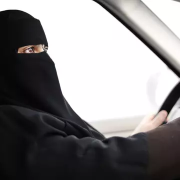 Femeile din Arabia Saudită vor avea dreptul să șofeze