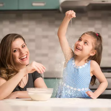 (P) Actrita Tily Niculae pleaca in turneu cu noua sa carte “Retete Sofisticate”