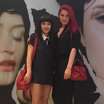 Irina Rimes și Raluka, prietene la... accesorii