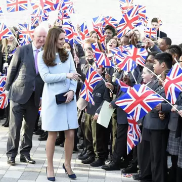 Cum reușește Kate Middleton să reziste ore în șir pe tocuri, chiar și când este însărcinată