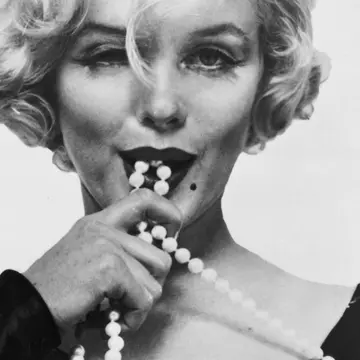 Fostul soț al lui Marilyn Monroe a dus timp de 20 de ani trandafiri roșii la mormântul divei. Care era motivul