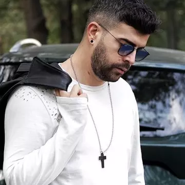 Speak: "Am plâns de mai multe ori în brațele unei femei"