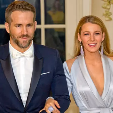 Reacția lui Blake Lively după ce soțul ei, Ryan Reynolds, a tăiat-o dintr-o fotografie. Răzbunarea ei a cucerit internetul