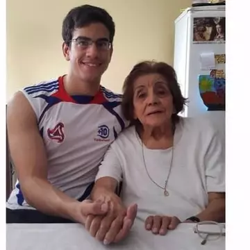 Un tânăr s-a căsătorit cu străbunica sa, în vârstă de 91 de ani