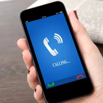 Mii de români au fost înșelați cu telefonul mobil. De ce nu trebuie să răspunzi la numerele cu prefix din străinătate