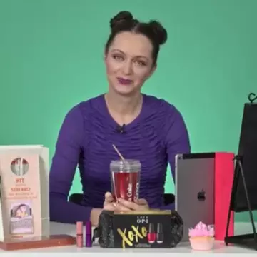 Unica Beauty News. Cum folosim culoarea anului 2018 în machiaj