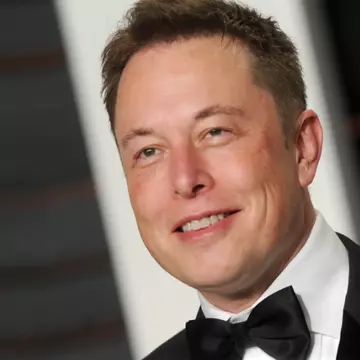 Incredibila poveste de viață a lui Elon Musk, unul dintre cei mai influenți oameni din lume