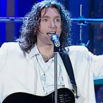 Ce face și cum arată Laurențiu Cazan la 60 de ani