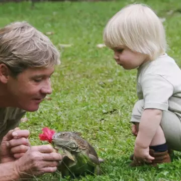 Cum arată și cu ce se ocupă acum fiul lui Steve Irwin, regretatul „vânător de crocodili”