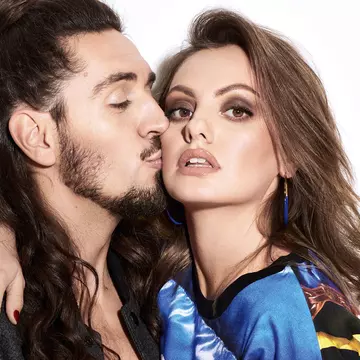 4 lookuri de Valentine's Day cu Alexandra Stan