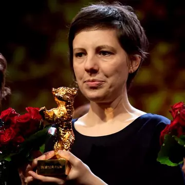 Lungmetrajul „Nu mă atinge-mă” de Adina Pintilie a câștigat Ursul de Aur la Festivalul de Film de la Berlin