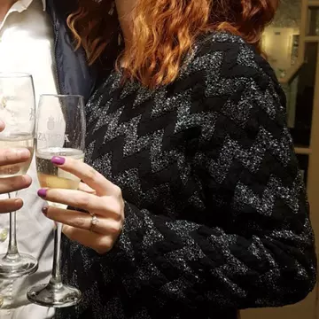 Exclusiv! Un român creativ a făcut o cerere în căsătorie neobişnuită!