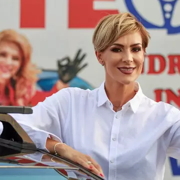 Este oficial! Roxana Ciuhulescu este însărcinată și se pregătește de nuntă