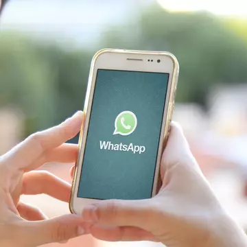 Spionare conversații WhatsApp - cum afli cu cine vorbește iubitul tău în aplicație