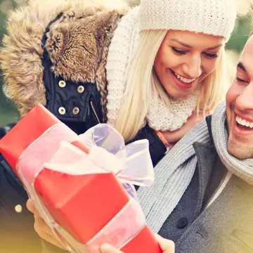 Cadouri personalizate pentru Valentine's Day. Tu ce alegi pentru jumătatea ta?