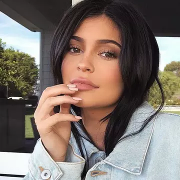 Ce nume ciudat îi va pune Kylie Jenner fiicei sale abia născute