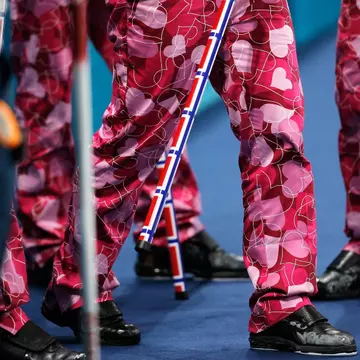 Au făcut furori la Olimpiadă! Vezi ce pantaloni de curling simpatici poartă norvegienii!