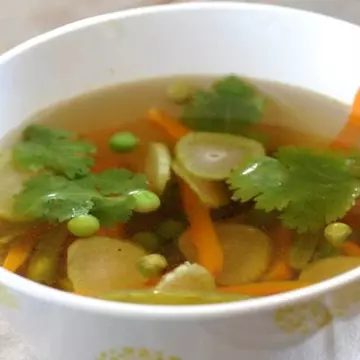 Rețetă de post:  supă de legume cu cașcaval vegetal