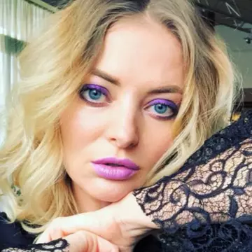 Schimbare de look? Cum arată Delia brunetă: "Prea Brigitte Sfăt fără botox"