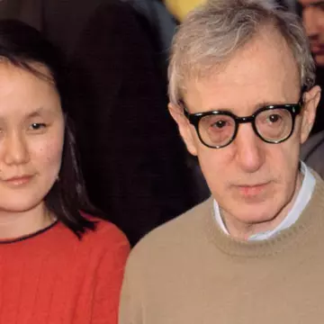 Cum arată copiii lui Woodie Allen cu fiica sa vitregă