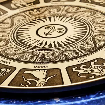 3 zodii care întâlnesc marea iubire în luna aprilie