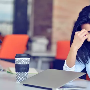 Sindromul burnout, afecţiunea care trimite tot mai mulţi români la spital. Cum îl poţi depista şi preveni