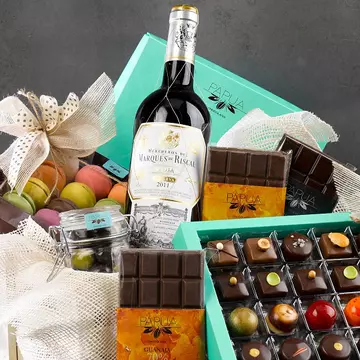 Coșuri cadou de Paște 2018. Ce poți oferi în dar familiei, prietenilor sau șefilor