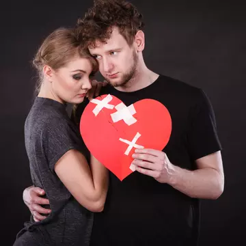 Cum recunoști o relație de cuplu toxică încă de la început