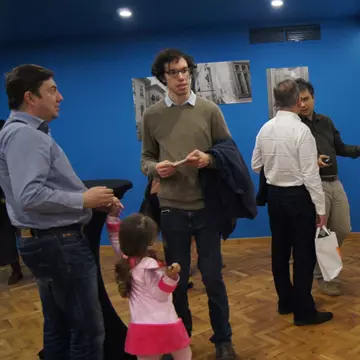 Salutări din Uranus! - prima expoziție interactivă de fotografie și pictură, dedicată binecunoscutului car-tier din centrul Bucureștiului