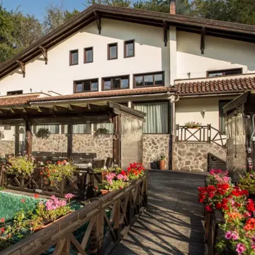 Un domeniu impresionant din Brașov a fost scos la vânzare. Cât costă proprietatea considerată un punct de atracție major al județului