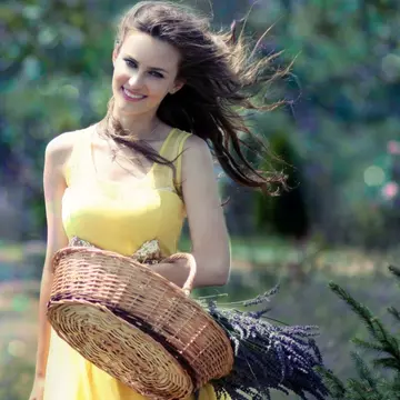 5 obiecte vestimentare de bază în garderoba ta de vară