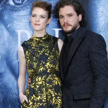 Kit Harington și logodnica sa se căsătoresc în luna iunie într-un castel din Scoția